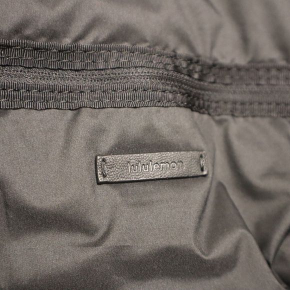 Lululemon Unisex Gray Nylon Double Handle Gym Tote Weekender Shoulder Bag $160 - Picture 8 of 12